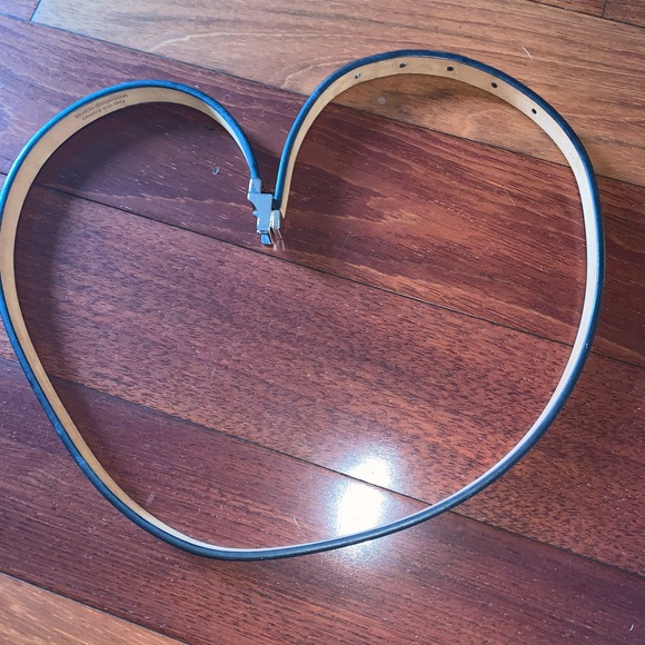 Louis Vuitton Belt - Picture 3 of 9